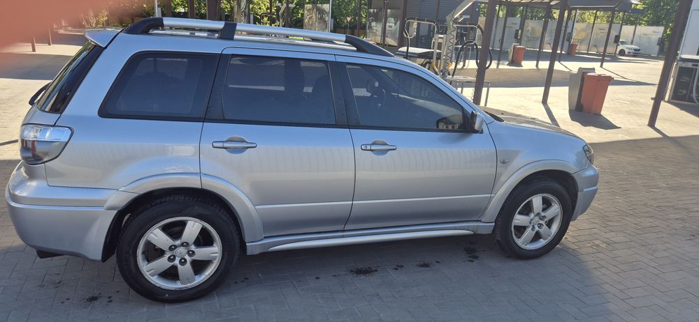 Продам Mitsubishi outlander