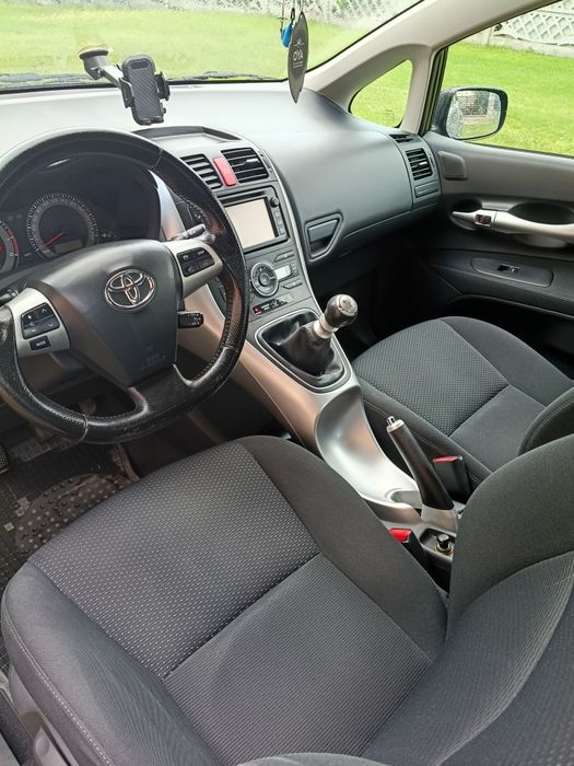 Sprzedam Toyotę Auris