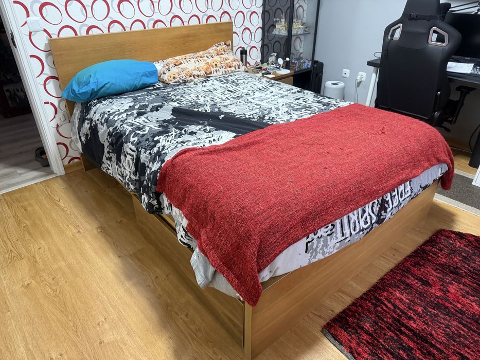 Cama IKEA grande – 200 cm de comprimento x 170 cm de largura