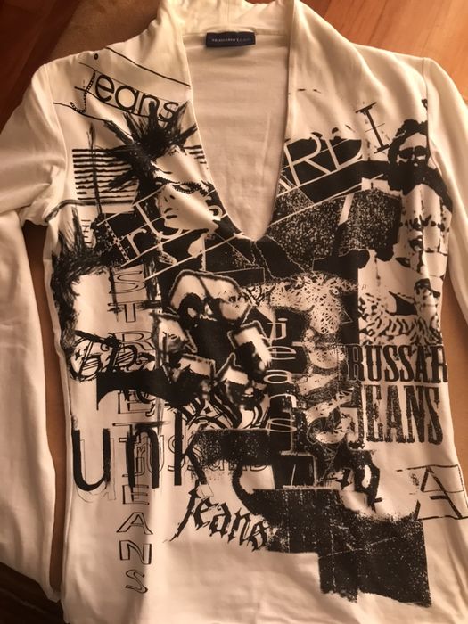 TUSSARDI decote em V,  tamanho M