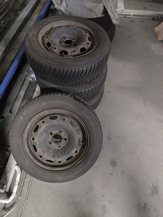 Opony sezonowe ze stałówkami rozmiaru 14