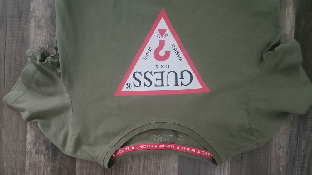 świetny t-shirt GUESS