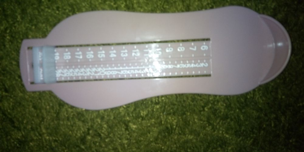 Вимірювач дитячої ніжки