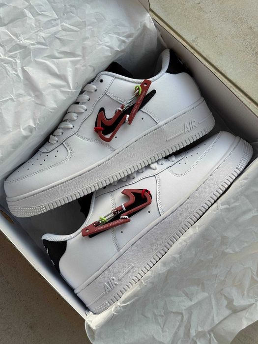 Мужские кроссовки Nike Air Force 1 '07 PRM "Mousqueton Swoosh Rouge"