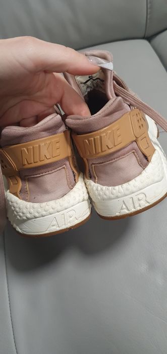 Nike 37.5
Sneakersy Wmns Air Huarache Run Sd