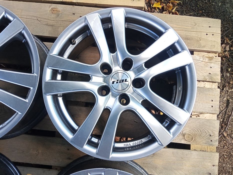Alufelgi r16 5x114.3 toyota Avensis T27