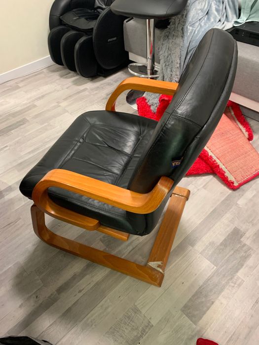 Кожаное кресло-качалка