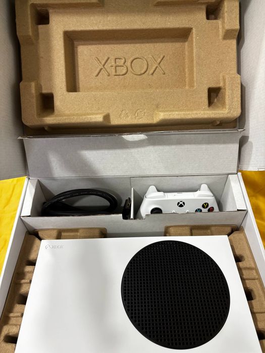 Xbox Series S 512 gb, з коробкою та геймпадом