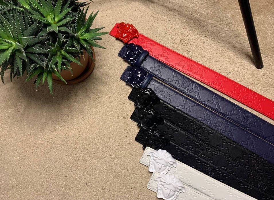 Versace belt

PRICE: 649₴
SIZE: 105см
           110см
           115