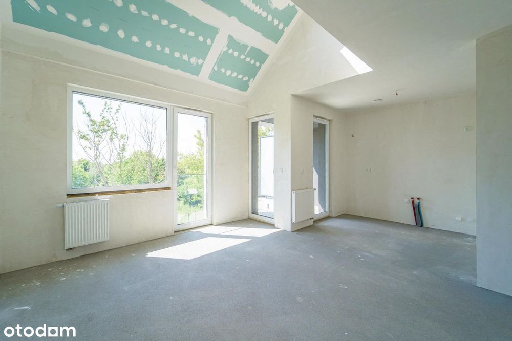 Dwupoziomowy,4-pokojowy apartament z antresolą