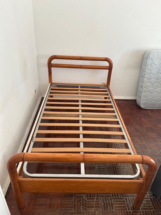 Cama de Pinho usada