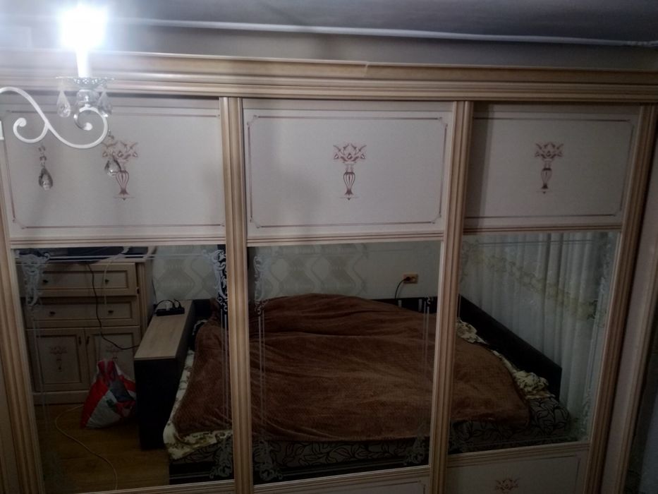 Продам шафу та комод б/у. Все в ідеальному стані.