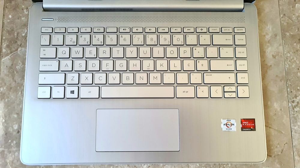HP 14s-fq0003np | Windows 11 | SSD 128 GB | Como Novo