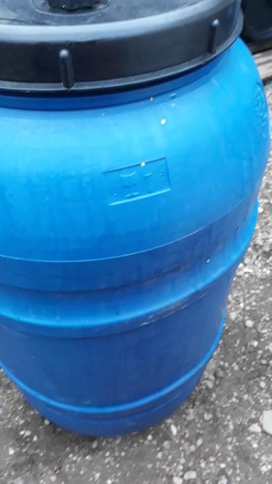 Beczki plastikowe 220L