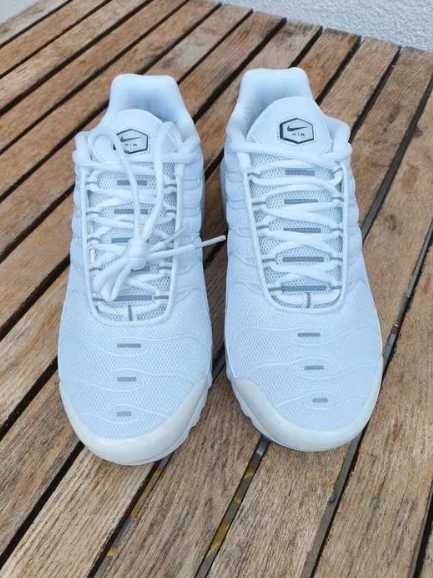 Bialy Nike Air Max Plus  R.38