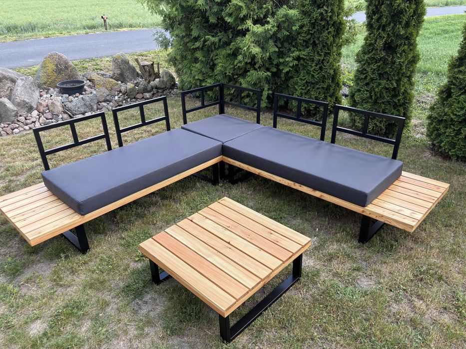 Zestaw mebli ogrodowych 230 × 230 cm + stolik