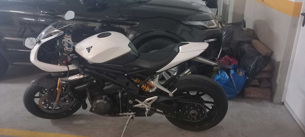 Triumph Speed Triple RR