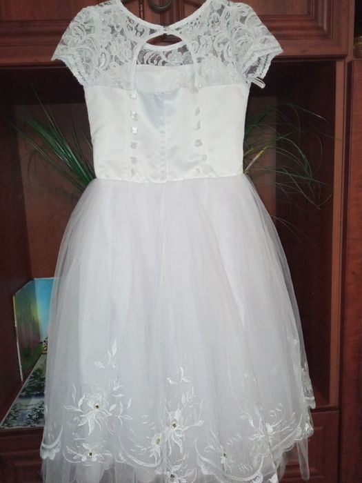 Вечірні випускні сукні для дівчаток