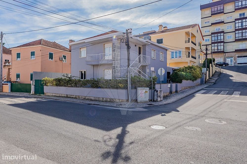 Moradia T4 para venda