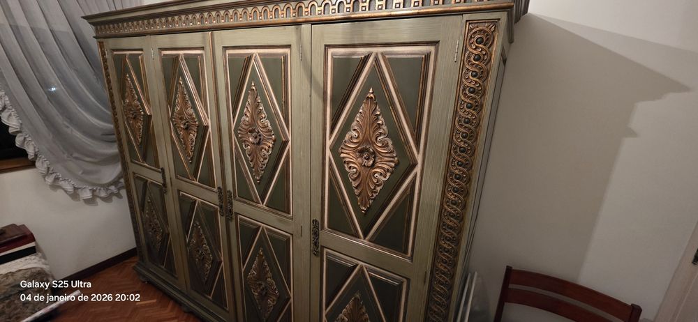 Roupeiro clássico antigo 2,10 mt largura