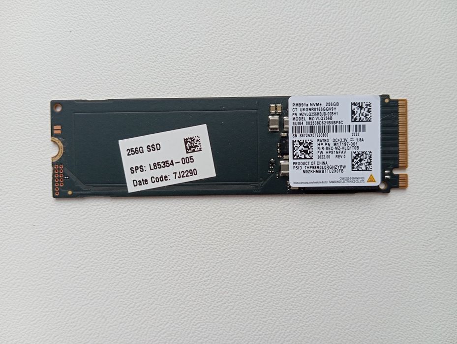SSD Samsung 256GB (MZ-VLQ256B) на ноутбук
