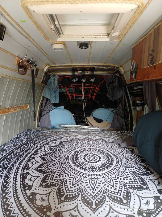 Vendo NISSAN VANETTE 2.3 CARGO legalizada como Especial Para Dormitório.