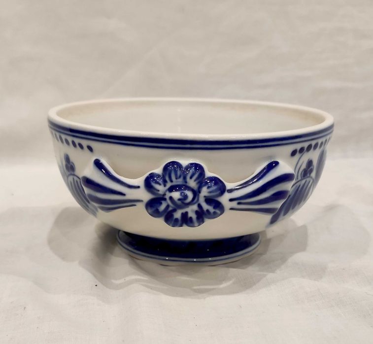 Decorative small-sized cup64740742135170123