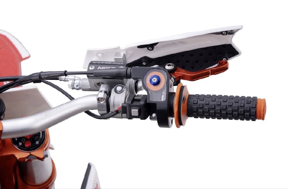 CROSS 300 Asix XR99 Najmocniejszy silnik Chłodzony cieczą Raty dostawa