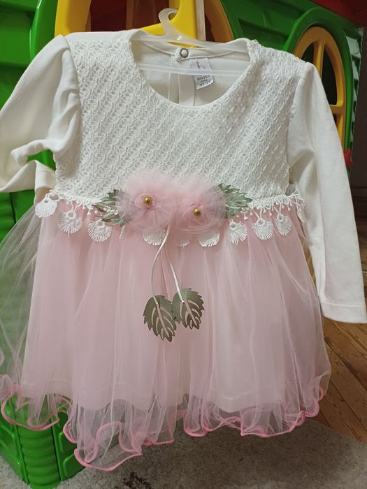 Очень красивое, новое платье для маленькой принцессы,  размер 92
