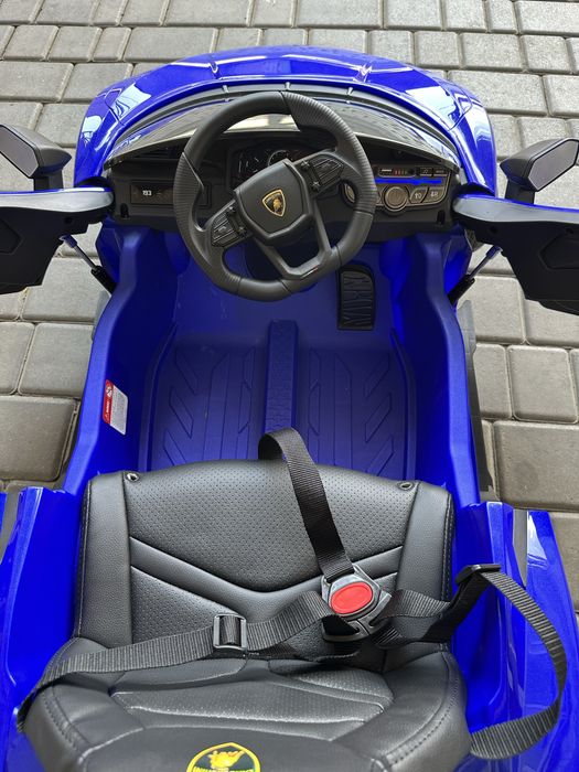 Детский электромобиль на пульте управления