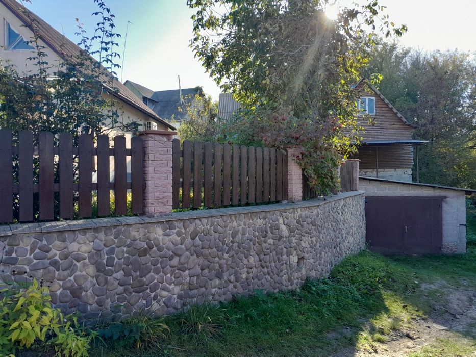 Будинок  у мальовничому  місці