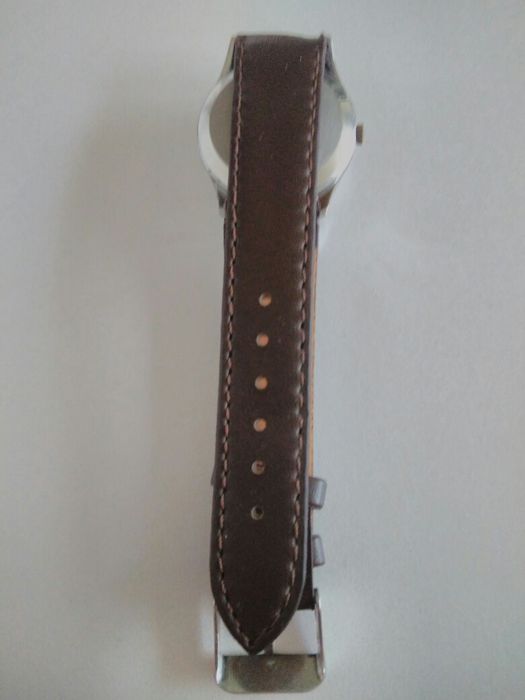 Zegarek Junghans z małym sekundnikiem.