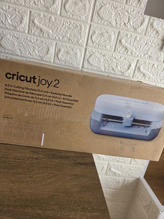 Cricut Joy™ 2 Essential Bundle + conteúdo digital. Máquina de corte inteligente compacta. Selada