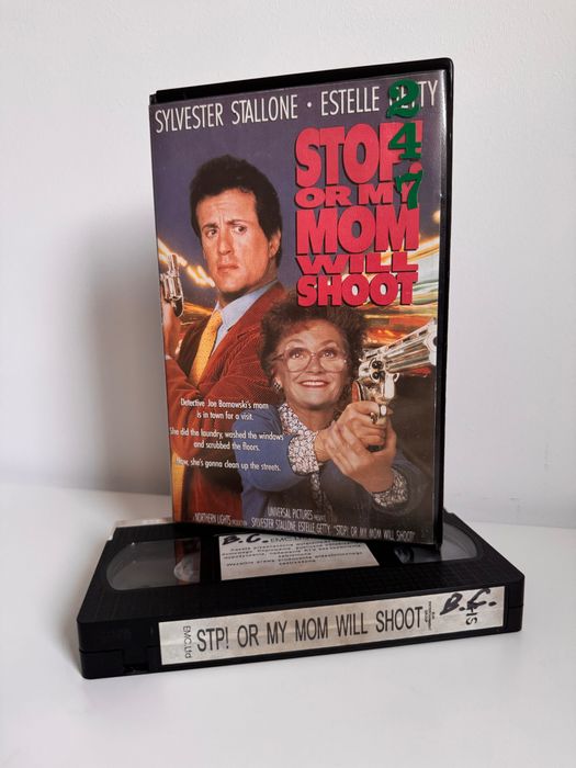 Stój bo mamuśka strzela VHS kaseta film Sylvester Stallone