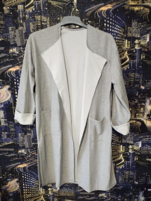 Легкий кардиган.