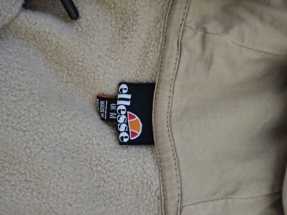 Продам оригинальную кофту Ellesse