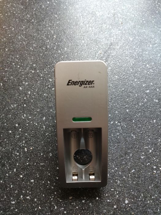 Ładowarka Energizer 2xAA 2xAAA