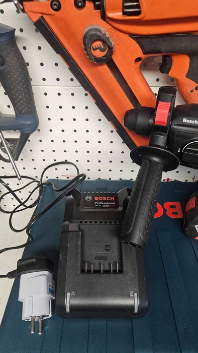 Młotowiertarka Bosch GBH 18V-21 + 1x4ah