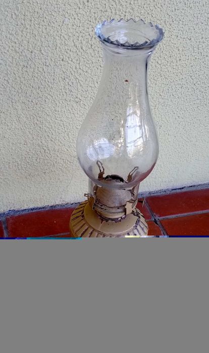 Candeeiro Antigo a Petróleo c/ Chaminé de Vidro