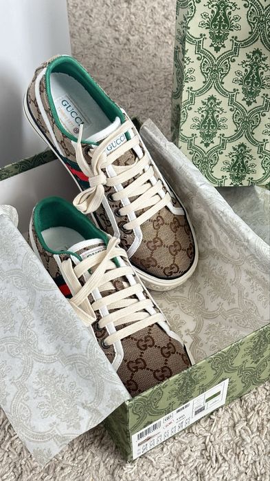 Ліквідація залишків ціна нижче собівартості кеди 38р остання пара