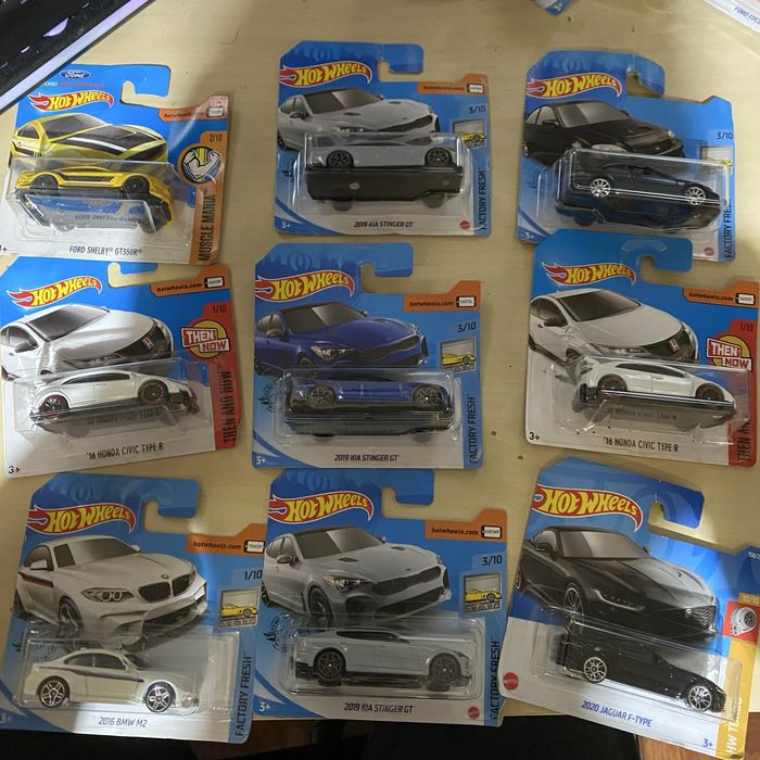 Vendo Hotwheels na caixa