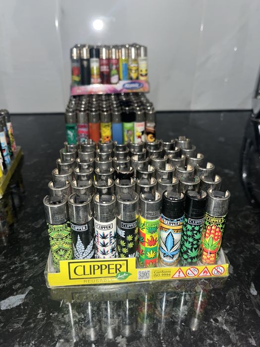 Coleção de 360 isqueiros/Clipper
