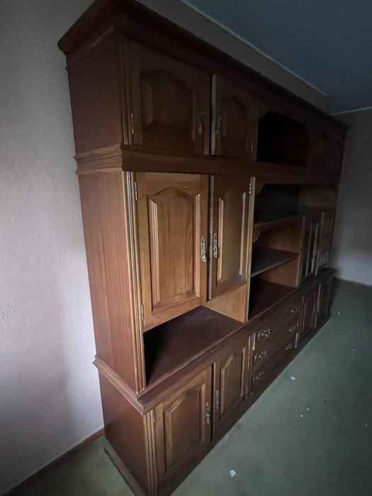 Móvel de sala clássico em madeira