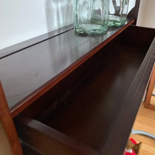 Prateleira/escaparate de madeira maciça