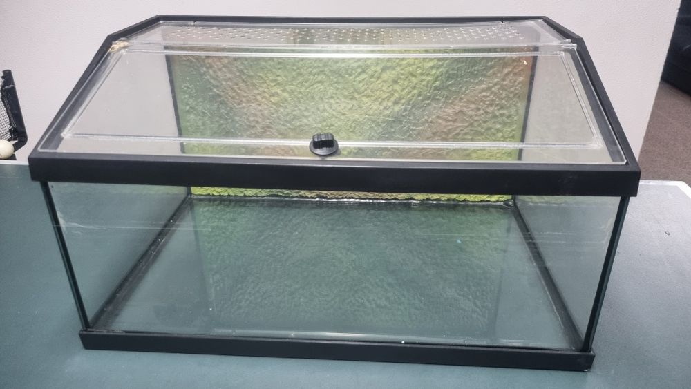 Reptário usado bom estado