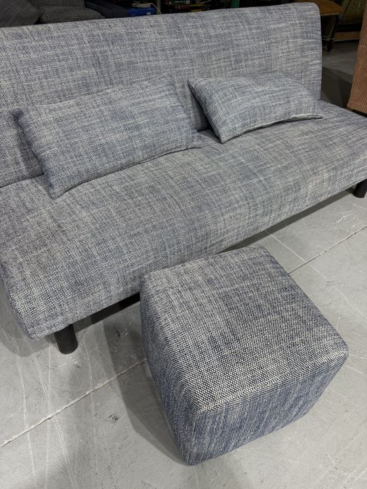 Sofa cama + puff e almofadas
