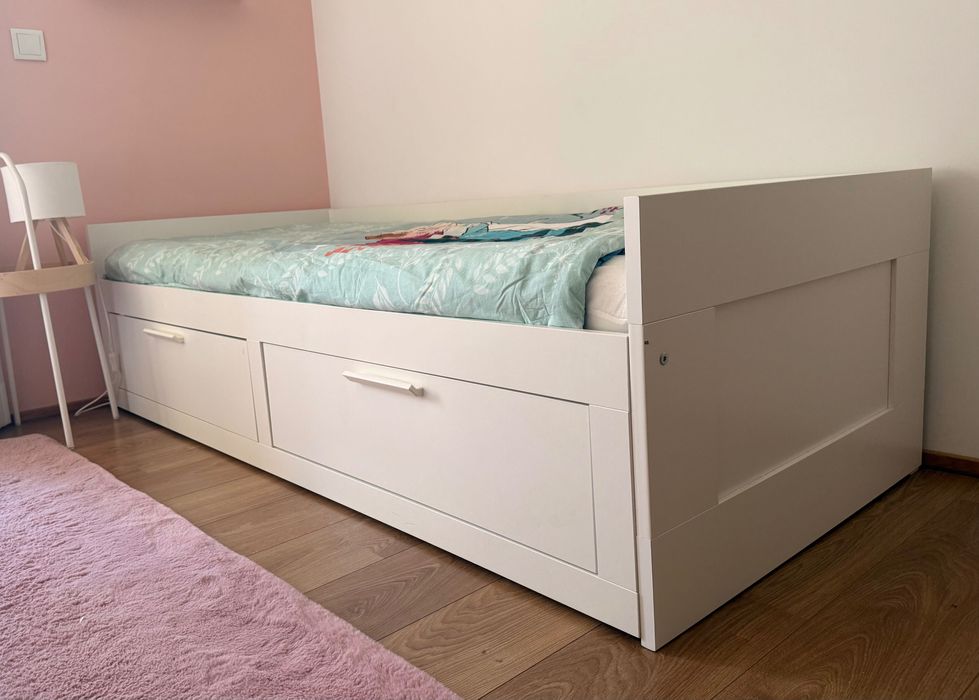 Cama IKEA BRIMNES branca 80x200 com 2 gavetas