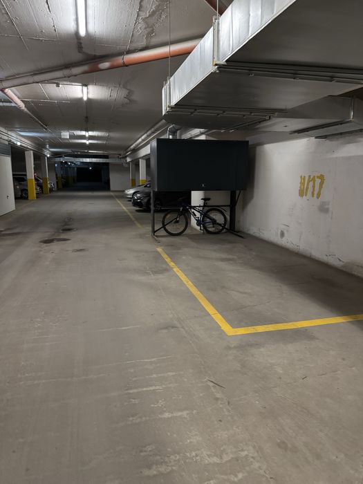 Wynajmę miejsca postojowe