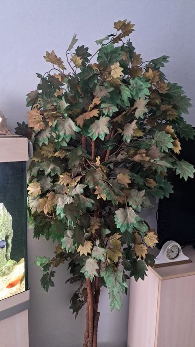 Штучне дерево...