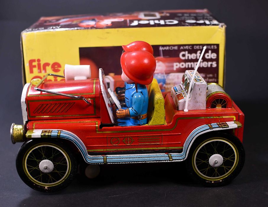 Metalowy Samochodzik Fire Chief VTG Tin Fire Truck
